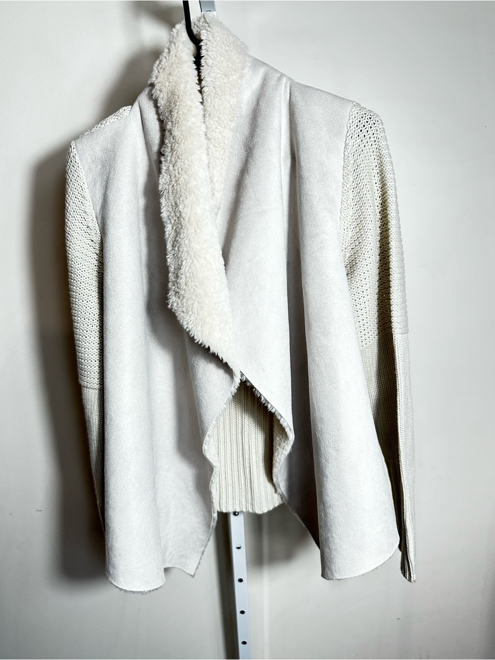 264. Chelsea & Theodore Women’s Large Sherpa Faux Suede Open Front Cardigan